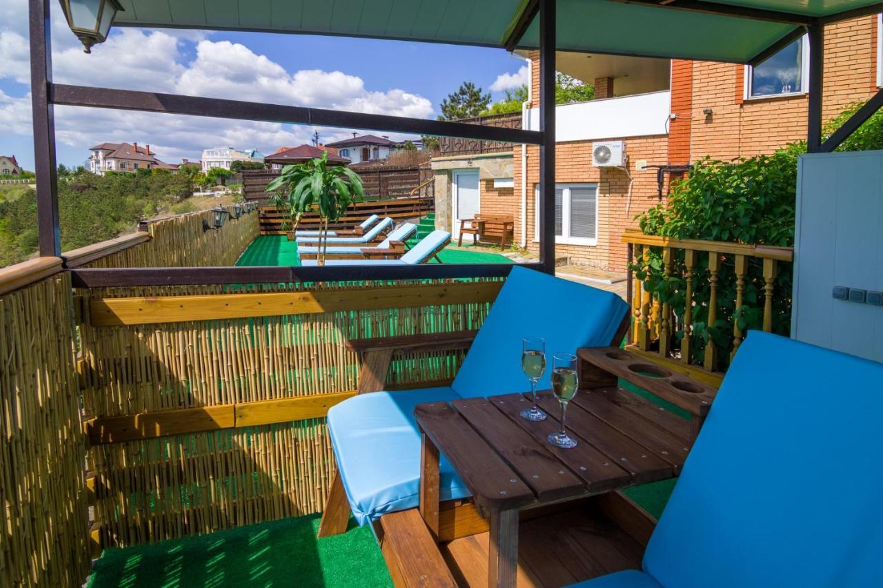 Sea View Apartment *